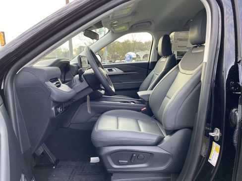 New 2026 Ford Explorer Active image 4