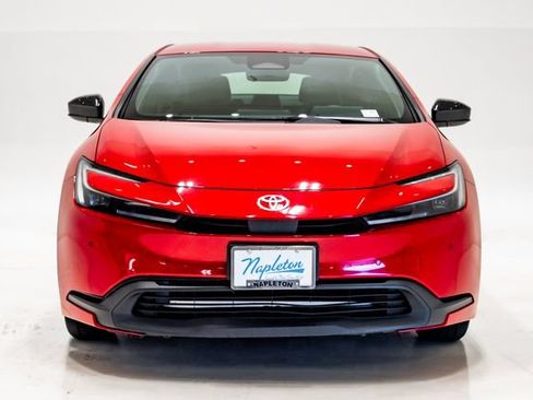 Used 2025 Toyota Prius LE FWD image 4
