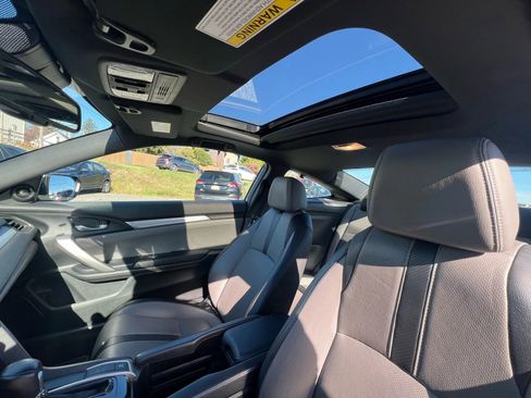 Used 2016 Honda Civic Touring image 18