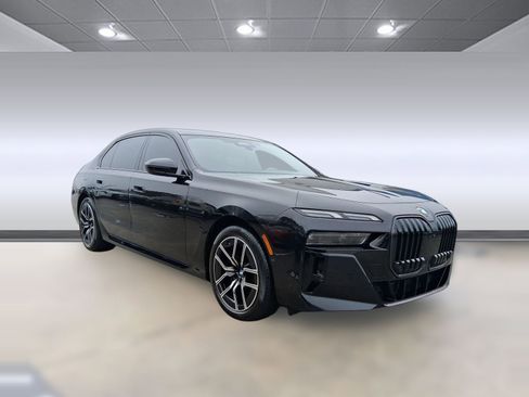 Certified 2024 BMW 760i xDrive 760i xDrive w/ Premium Package 2 image 7