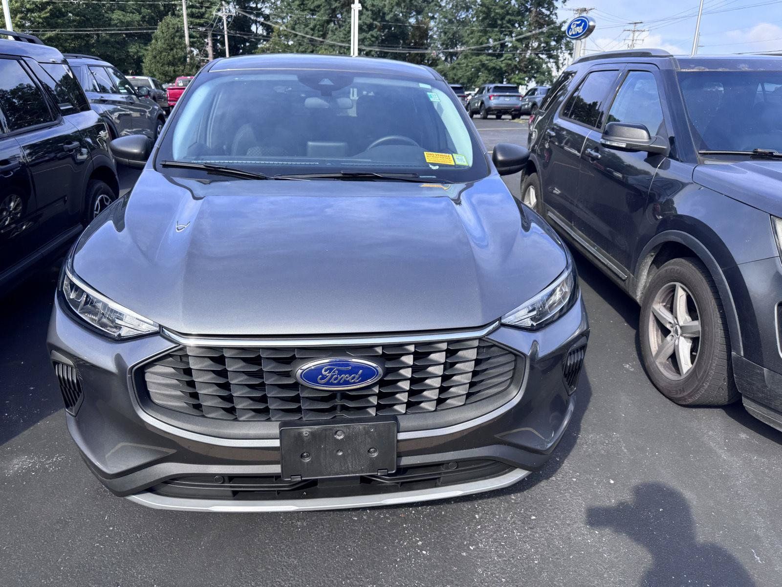 Used 2023 Ford Escape Active AWD/4WD image 2