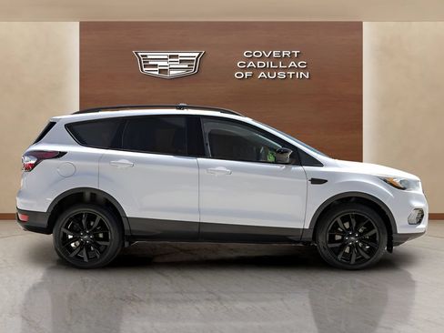 Used 2017 Ford Escape SE w/ Equipment Group 201A FWD image 5