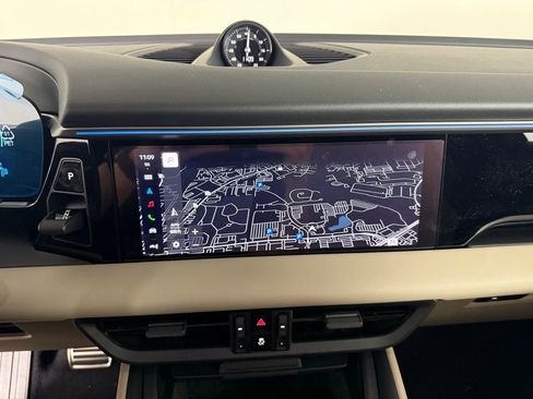 New 2025 Porsche Macan 4S Electric image 31