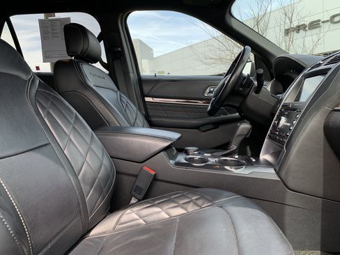 Used 2017 Ford Explorer Platinum image 35