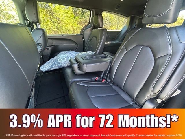 New 2026 Chrysler Pacifica Select FWD image 15