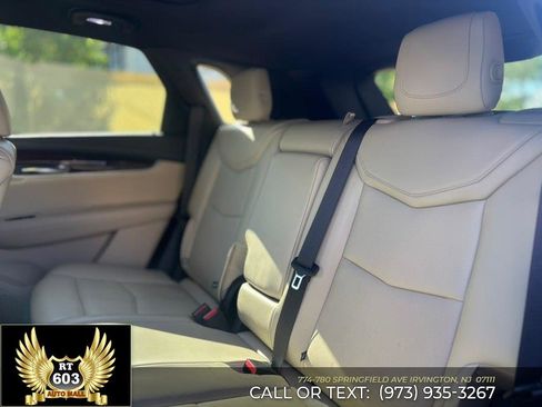 Used 2019 Cadillac XT5 Premium Luxury AWD/4WD image 9