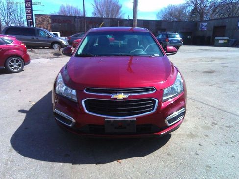 Used 2015 Chevrolet Cruze LT w/ Technology Package image 3