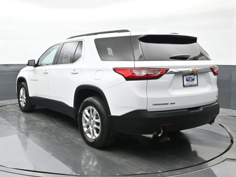 Used 2020 Chevrolet Traverse LT w/ Driver Confidence II Package image 2