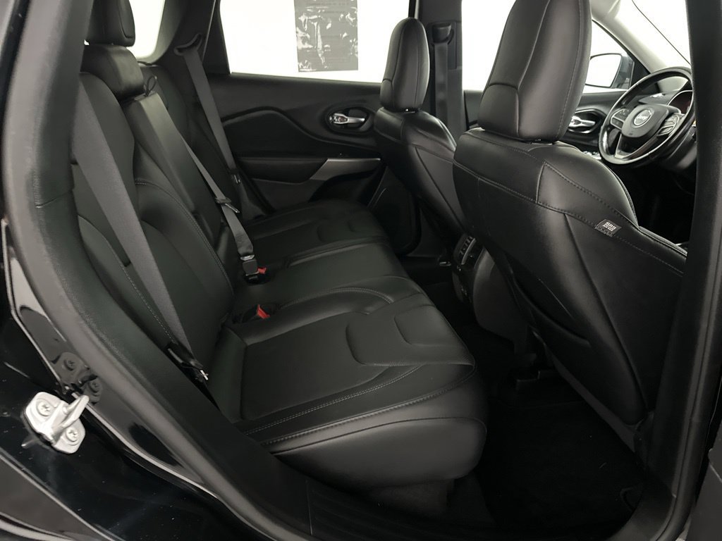 Used 2021 Jeep Cherokee Latitude Lux w/ Comfort/Convenience Group AWD/4WD image 24