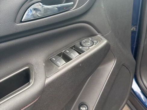 Used 2022 Chevrolet Equinox RS w/ Infotainment Package image 13