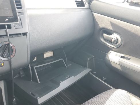 Used 2010 Nissan Versa Hatchback w/ Premium Pkg FWD image 29
