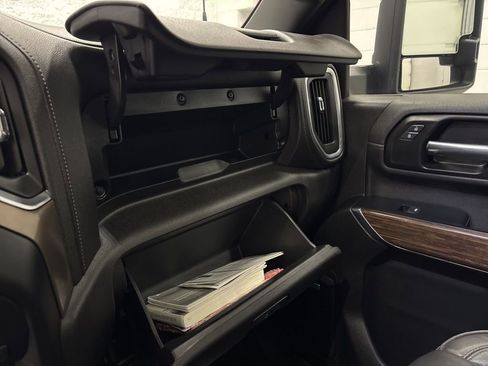 Used 2022 Chevrolet Silverado 3500 High Country w/ Z71 Off-Road Package image 18