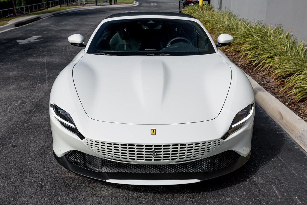 Used 2024 Ferrari Roma Spider RWD image 9