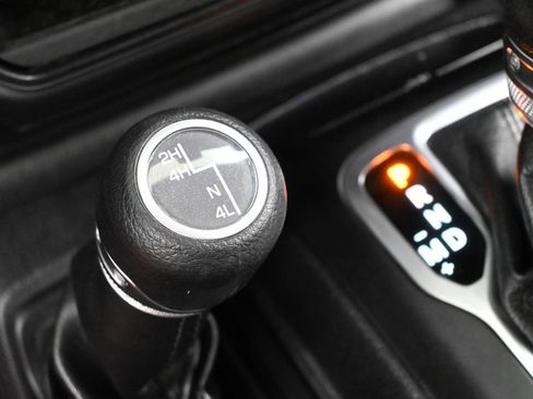 Used 2018 Jeep Wrangler Unlimited Sport S image 22