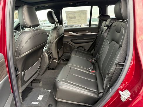 New 2025 Jeep Grand Cherokee Limited w/ MOPAR Finishing Package image 23