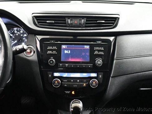 Used 2017 Nissan Rogue SV image 30