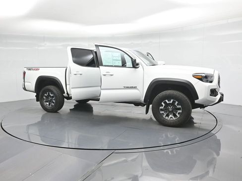 Used 2023 Toyota Tacoma TRD Off-Road image 31