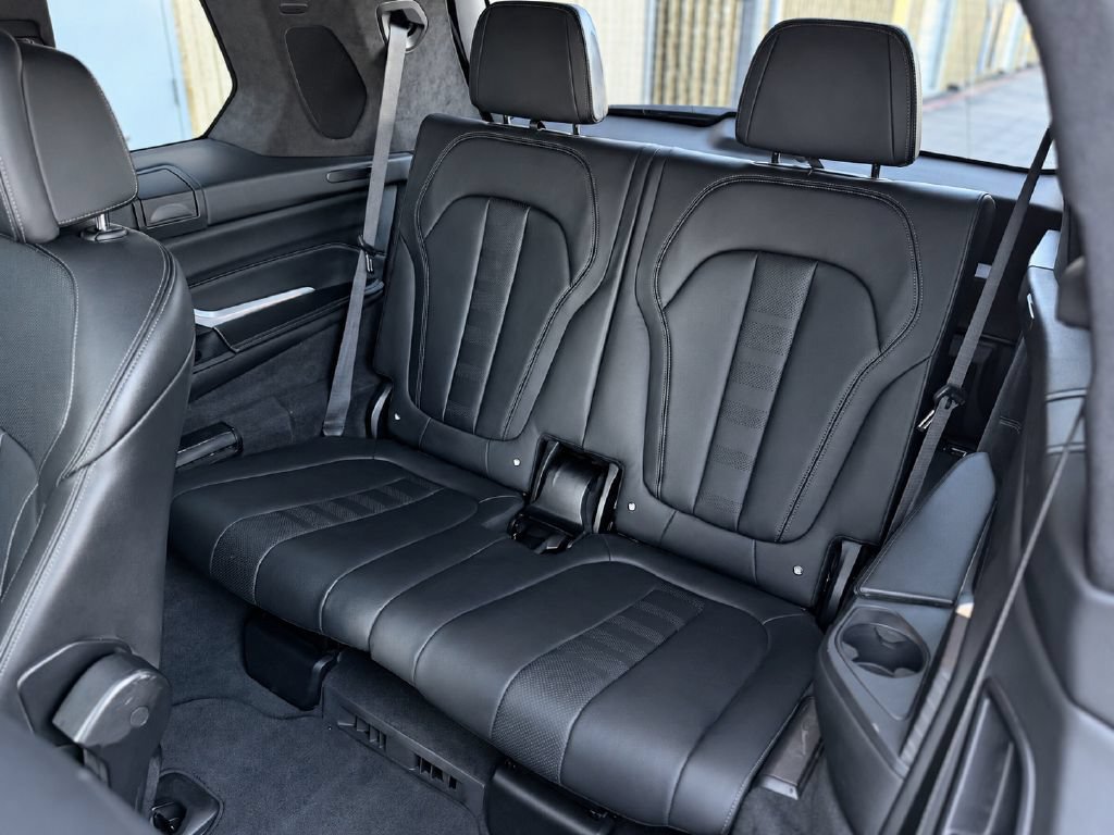 Used 2020 BMW X7 M50i w/ Executive Package AWD/4WD image 18