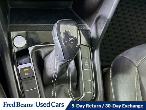 Used 2023 Volkswagen Taos SE w/ Panoramic Sunroof Package AWD/4WD image 17