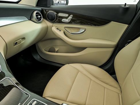 Used 2017 Mercedes-Benz C 300 Sedan image 22