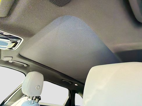 Used 2024 Land Rover Range Rover Velar Dynamic SE image 27