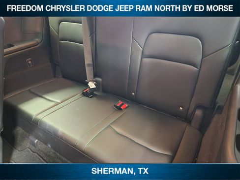 Used 2023 Nissan Pathfinder SL w/ Black Appearance Package FWD image 22