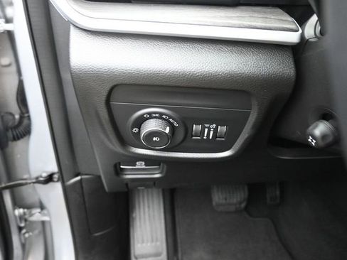 Used 2024 Jeep Grand Cherokee L Limited w/ Luxury Tech Group II image 35