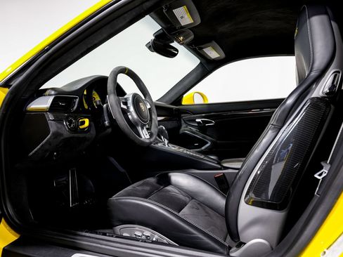 Used 2015 Porsche 911 Carrera GTS RWD image 19