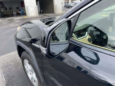 Used 2019 Toyota RAV4 XLE image 24