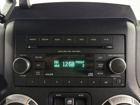 Used 2015 Jeep Wrangler Unlimited Sahara AWD/4WD image 24