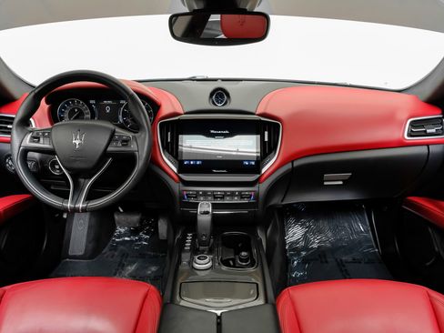 Used 2023 Maserati Ghibli GT RWD image 18