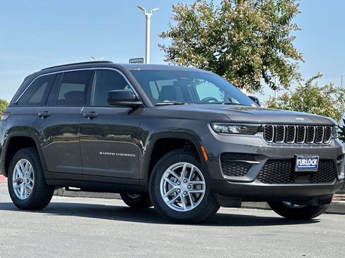 New 2025 Jeep Grand Cherokee Laredo X w/ Luxury Tech Group I image 2