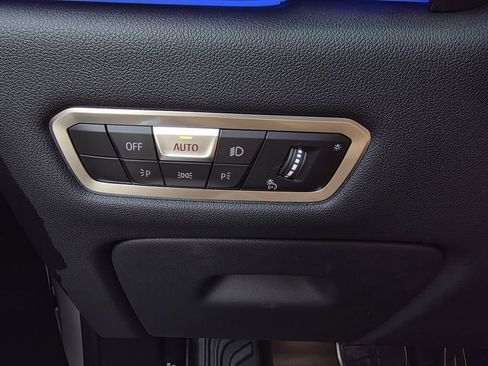 Used 2022 BMW X6 xDrive40i w/ M Sport Package image 13