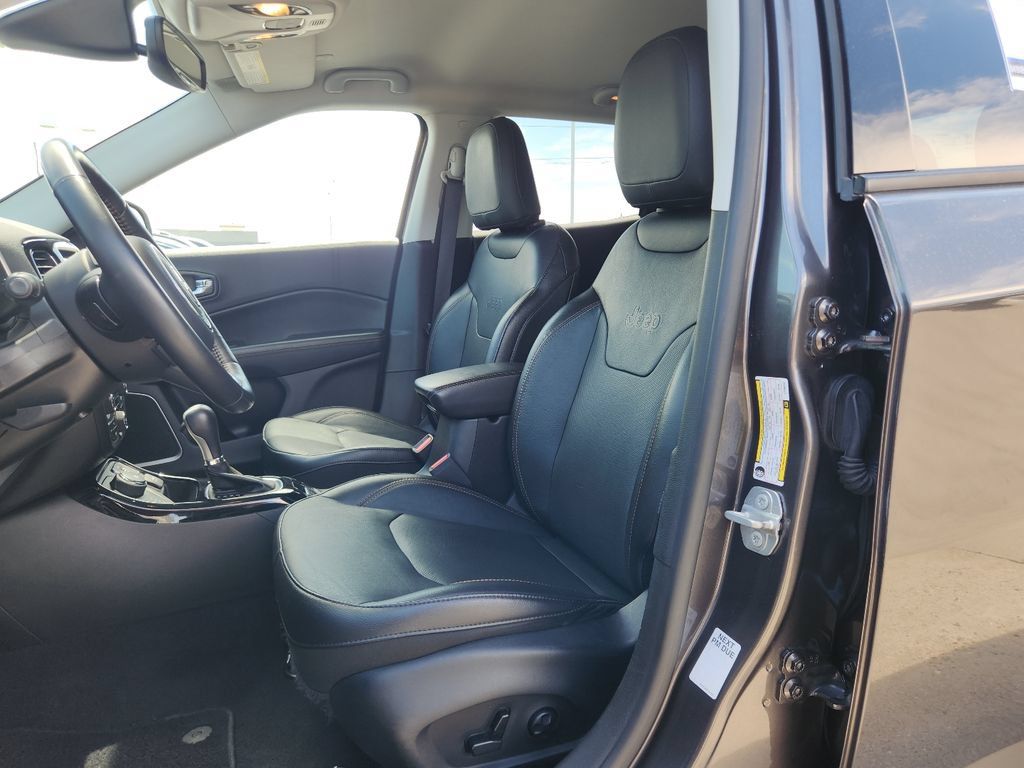 Used 2020 Jeep Compass Limited AWD/4WD image 3