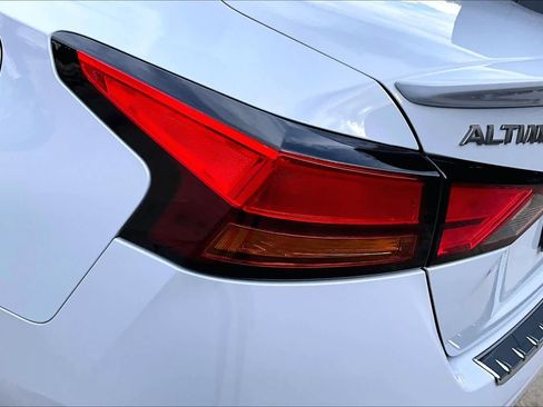 Certified 2023 Nissan Altima 2.5 SR image 28