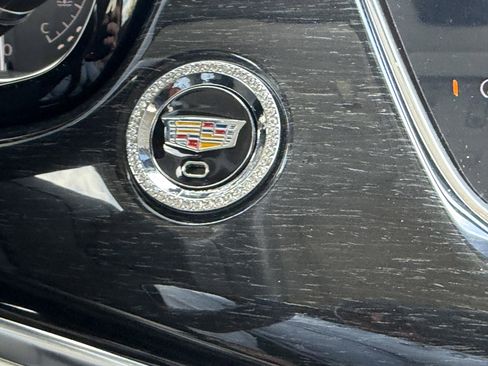 Certified 2022 Cadillac XT6 Premium Luxury w/ LPO, Floor Liner Package image 25