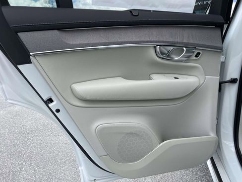 New 2026 Volvo XC90 B6 Ultra w/ Protection Package Premier AWD/4WD image 3