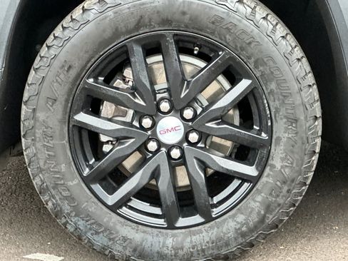 Used 2018 GMC Acadia SLT AWD/4WD image 28