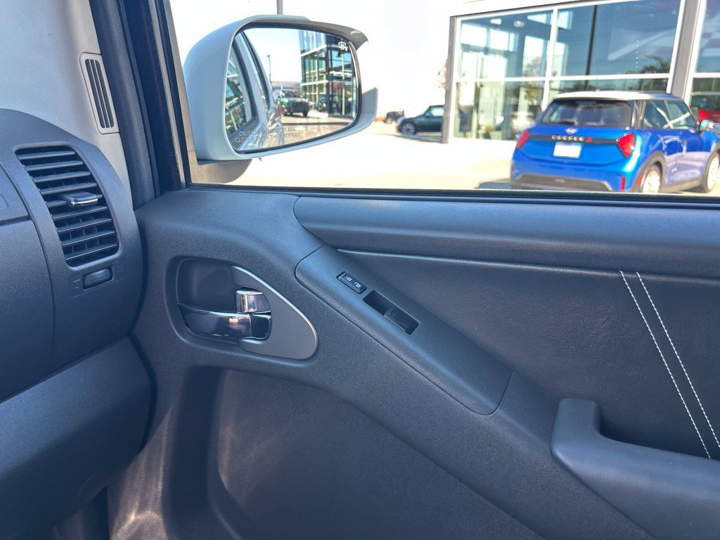Used 2014 Nissan Frontier PRO-4X w/ Pro-4x Luxury Package AWD/4WD image 19