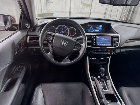 Used 2017 Honda Accord EX-L image 15