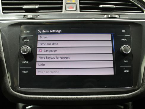 Used 2024 Volkswagen Tiguan SE image 18