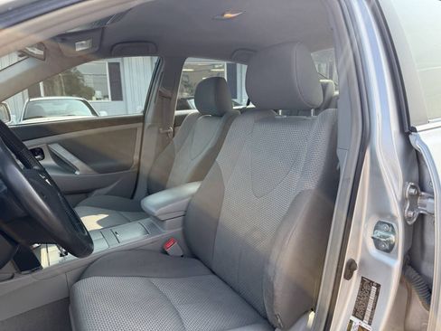 Used 2009 Toyota Camry SE FWD image 12