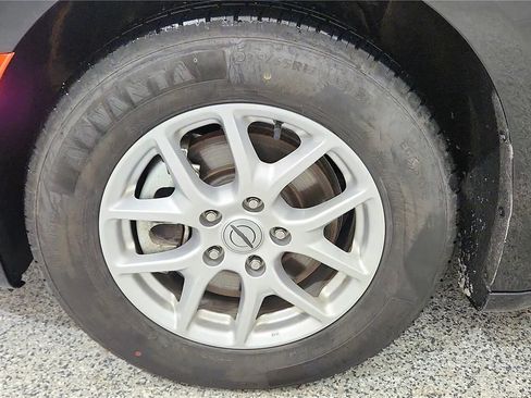 Used 2024 Chrysler Pacifica Touring-L image 13