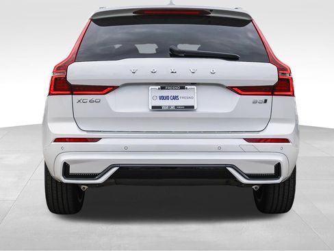 New 2027 Volvo XC60 B5 Plus AWD/4WD image 5