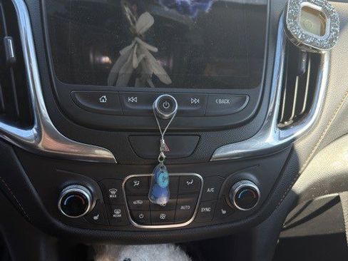 Used 2019 Chevrolet Equinox Premier image 7