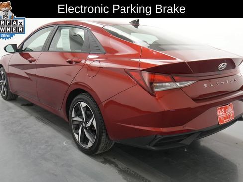 Used 2023 Hyundai Elantra SEL w/ Convenience Package FWD image 6