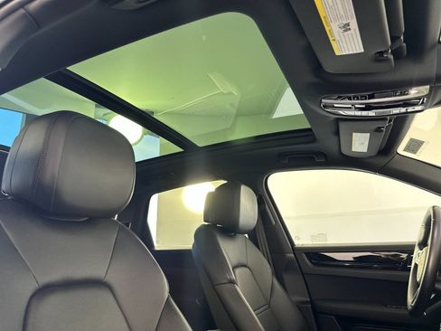 Certified 2023 Porsche Cayenne AWD/4WD image 19