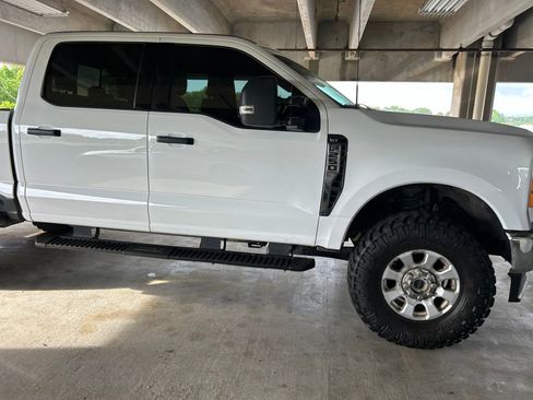 Used 2023 Ford F250 XLT w/ FX4 Off-Road Package AWD/4WD image 7