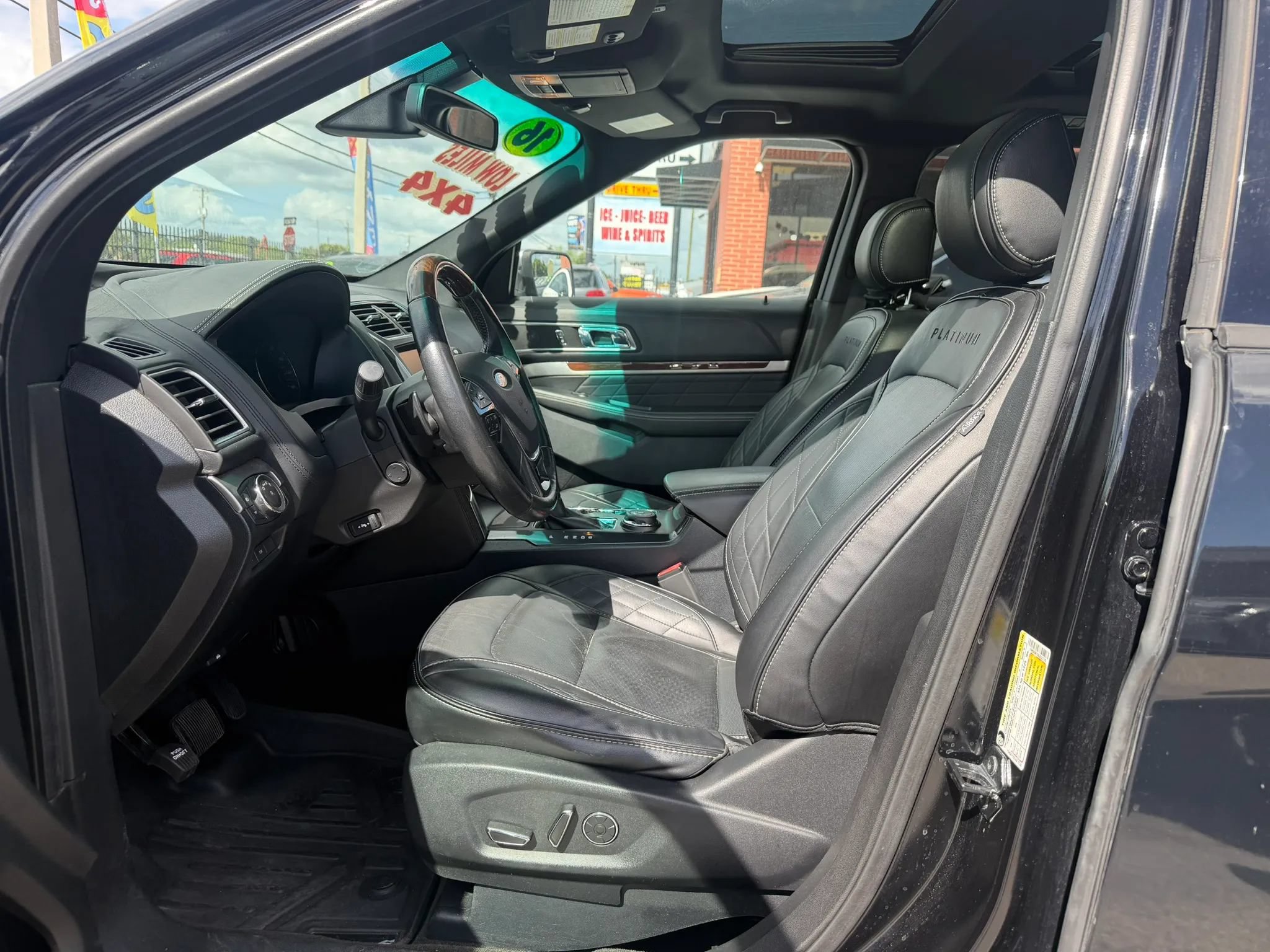 Used 2016 Ford Explorer Platinum AWD/4WD image 7