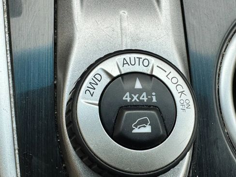 Used 2016 Nissan Pathfinder S AWD/4WD image 27